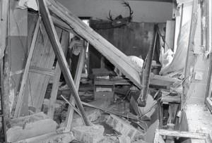 Pomieszczenie biurowe po wybuchu